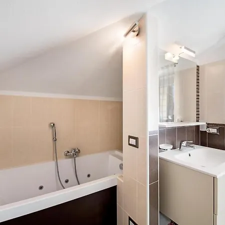 Lago Di Como Penthouse With Fantastic Panoramic Lake View, Hammam, Gym, Private Swimming Pool And Garden
