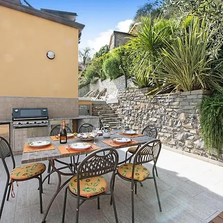 Lago Di Como Penthouse With Fantastic Panoramic Lake View, Hammam, Gym, Private Swimming Pool And Garden Apartman Colonno