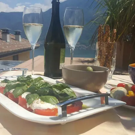Apartman Lago Di Como Penthouse With Fantastic Panoramic Lake View, Hammam, Gym, Private Swimming Pool And Garden Colonno